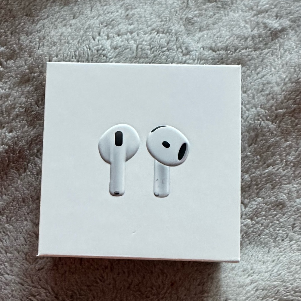 Apple airpots 4 box new ( box is empty)